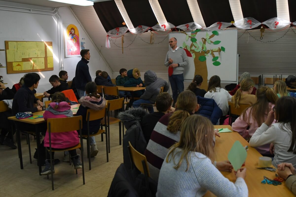 5c98afa4-0f95-45d5-9a89-7f5778fc1214